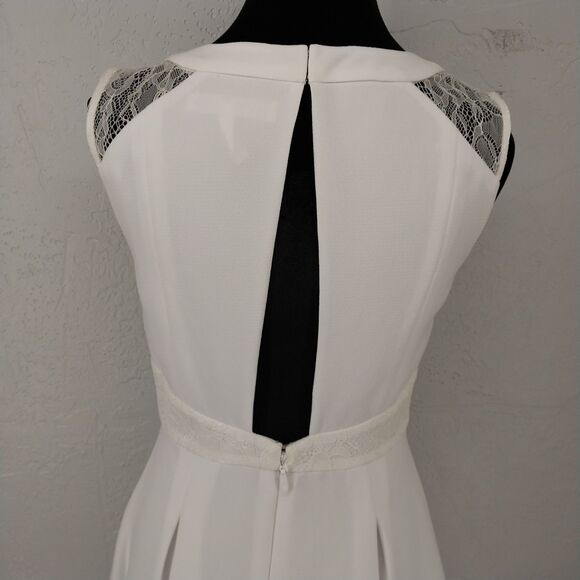 BCBGeneration White Lace Skater Deep V Plunge Cut Out Mini Dress Size 4 - Picture 6 of 9